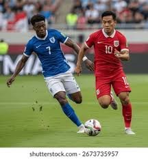 [国足]万项禁区拼抢造点 虚晃右脚爆射入网